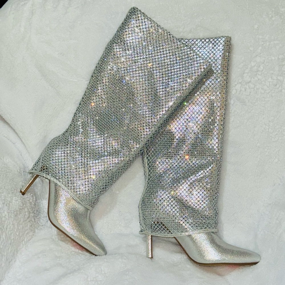 ✨ FREE gift 🎁!! New Soda Select Silver Rhinestone Knee-High Boots – Size 7 ✨